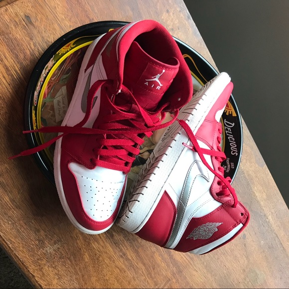 silver medal jordan 1